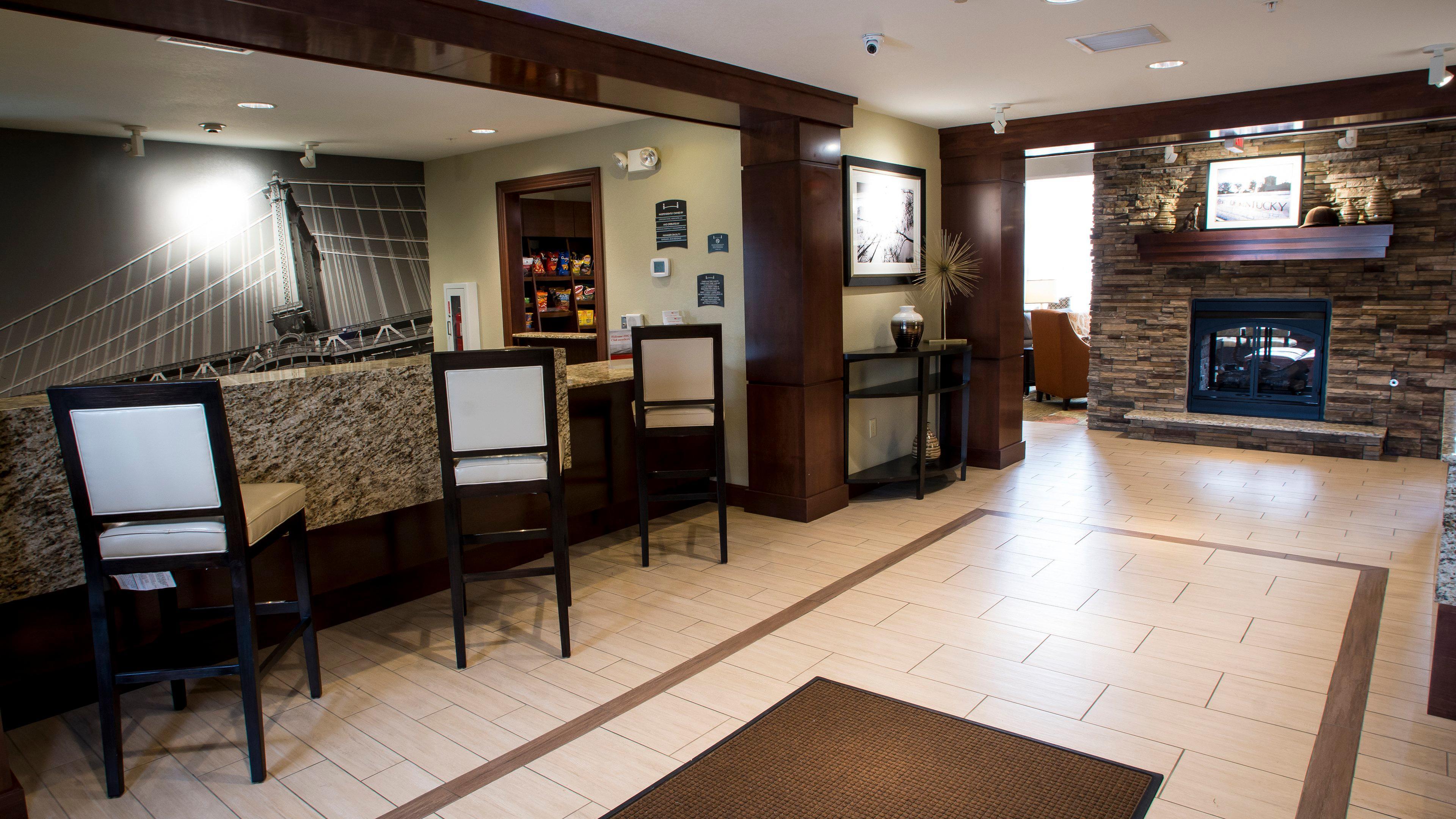 Staybridge Suites Lexington By Ihg Bagian luar foto