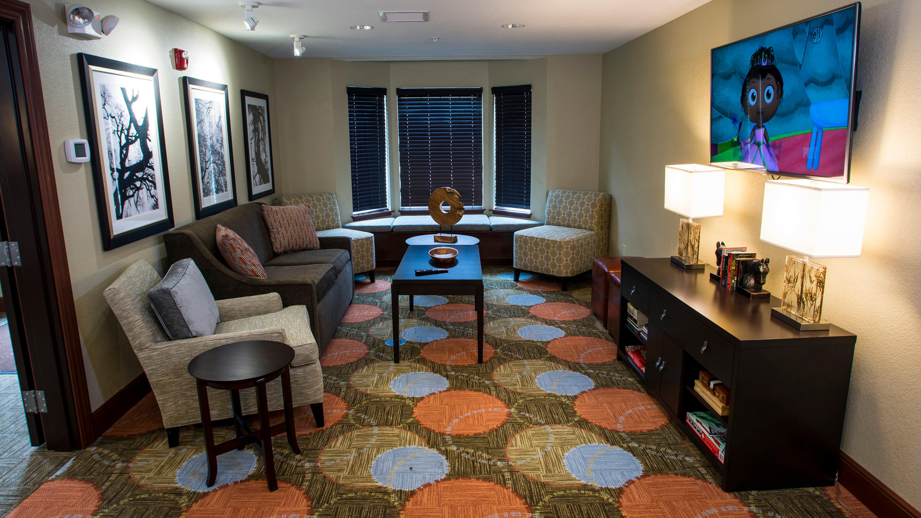 Staybridge Suites Lexington By Ihg Bagian luar foto
